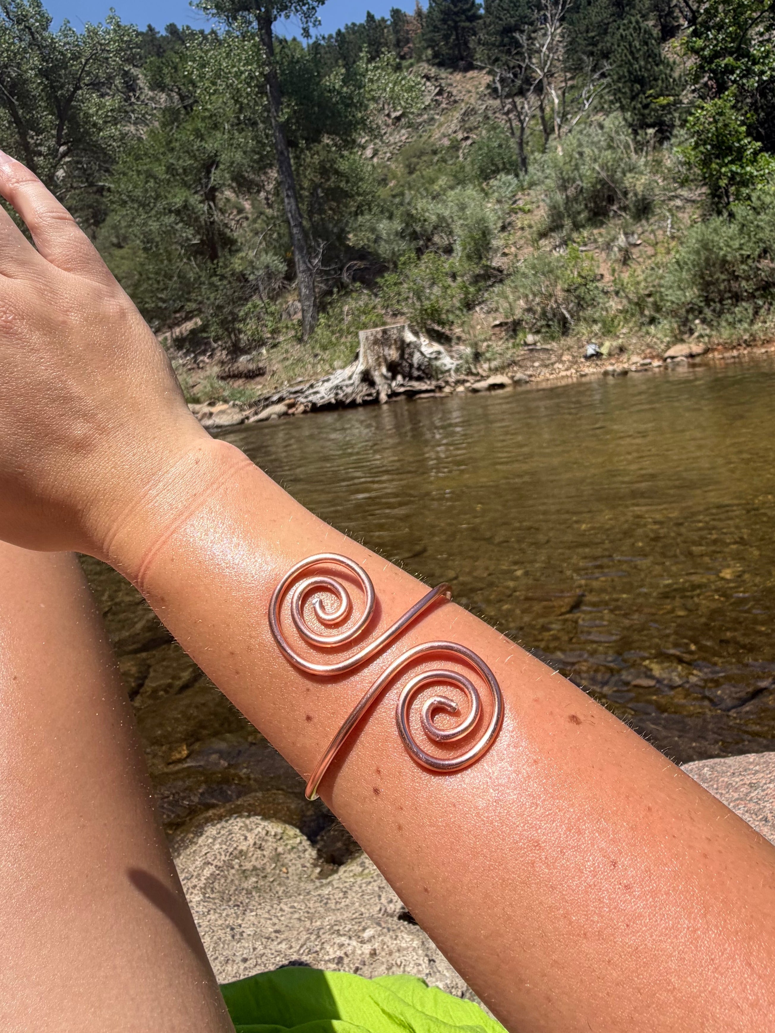 Flow Swirl Cuff